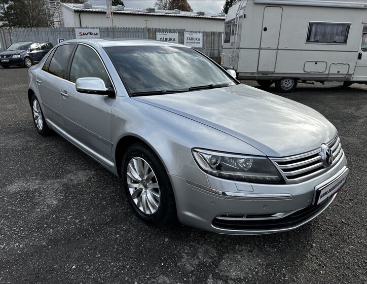 Volkswagen Phaeton Sedan / Limuzína 3,0 l 176 kw