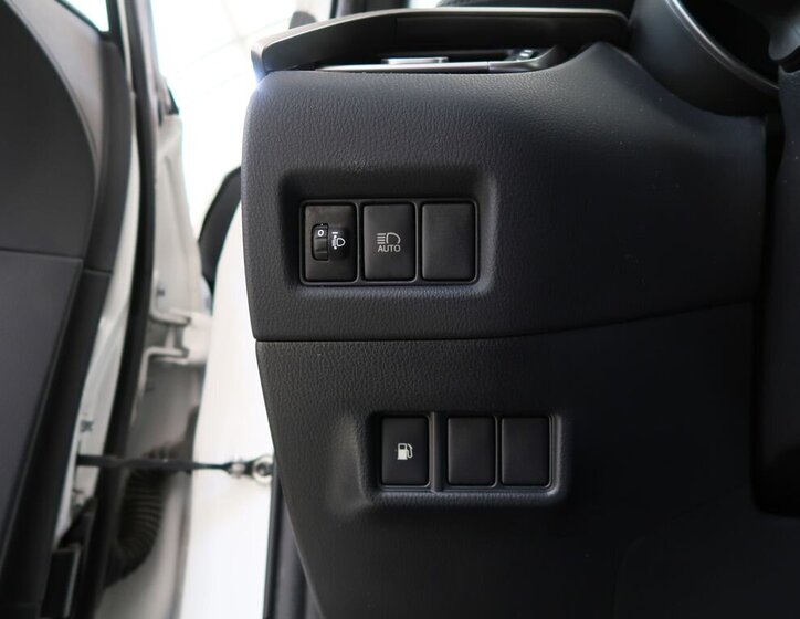 Toyota C-HR SUV 1,8 l 72 kw