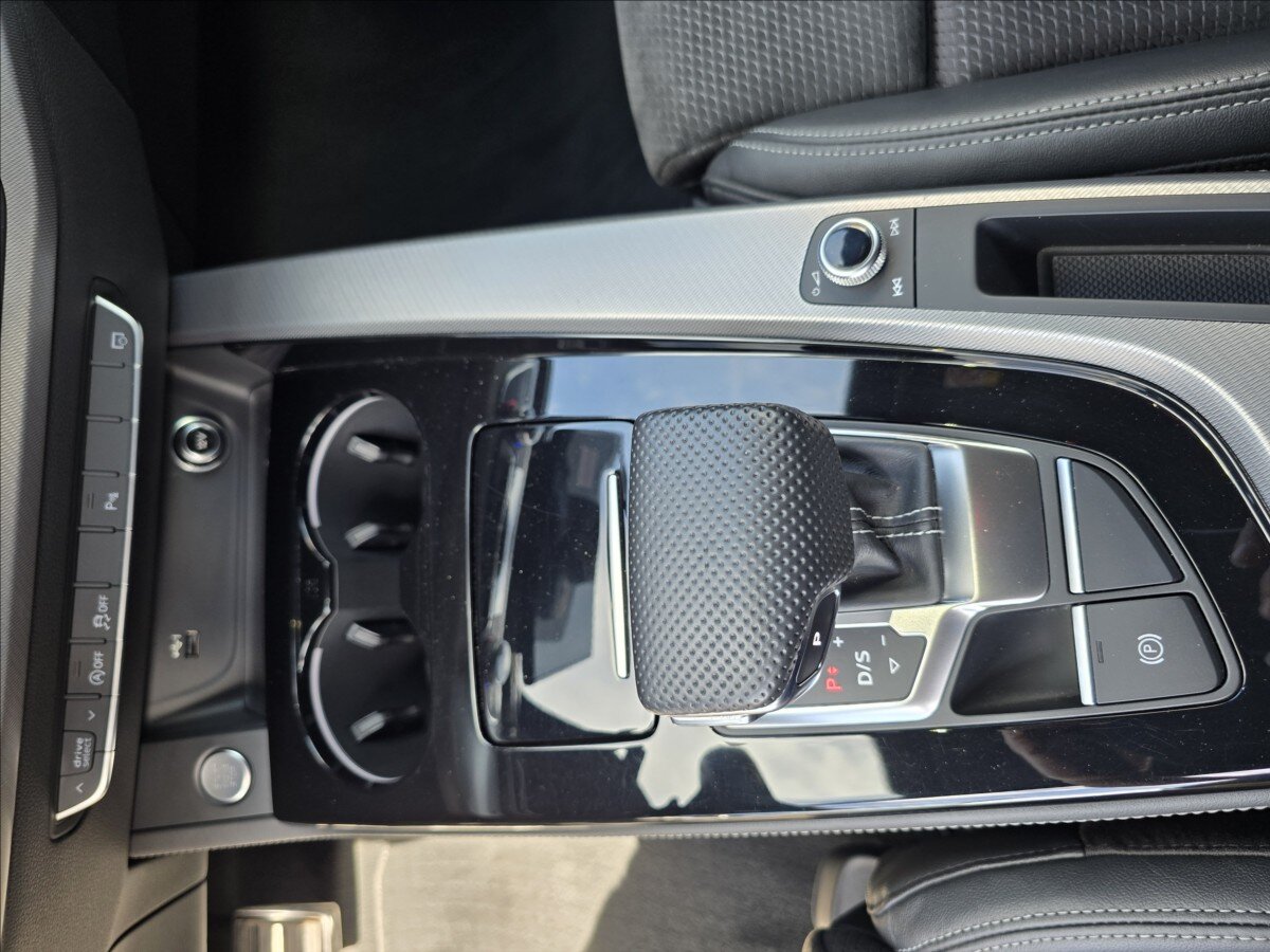 Audi A4 Kombi 2,0 l 140 kw