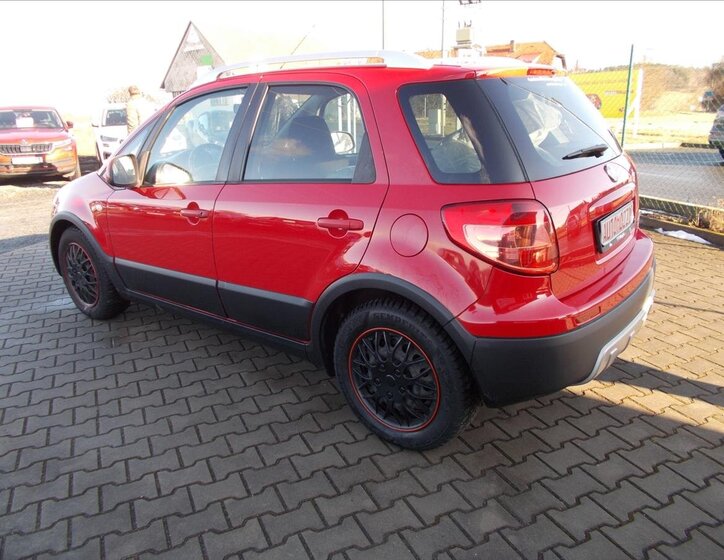 Fiat Sedici Hatchback 1,6 l 88 kw