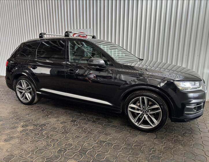 Audi Q7 11
