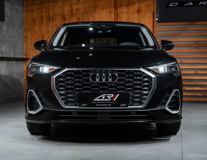 Audi Q3 6