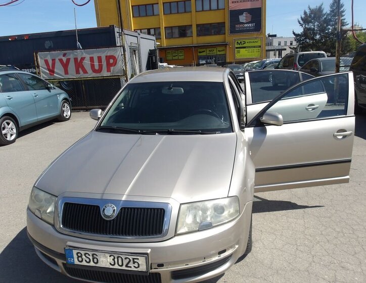 Škoda Superb Sedan / Limuzína 1,9 l 96 kw