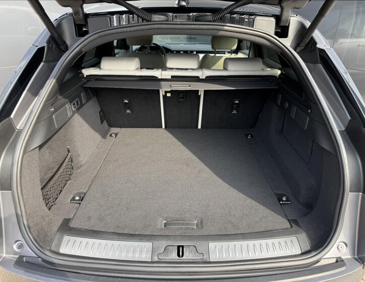 Land Rover Range Rover Velar SUV / Terénní 3,0 l 221 kw