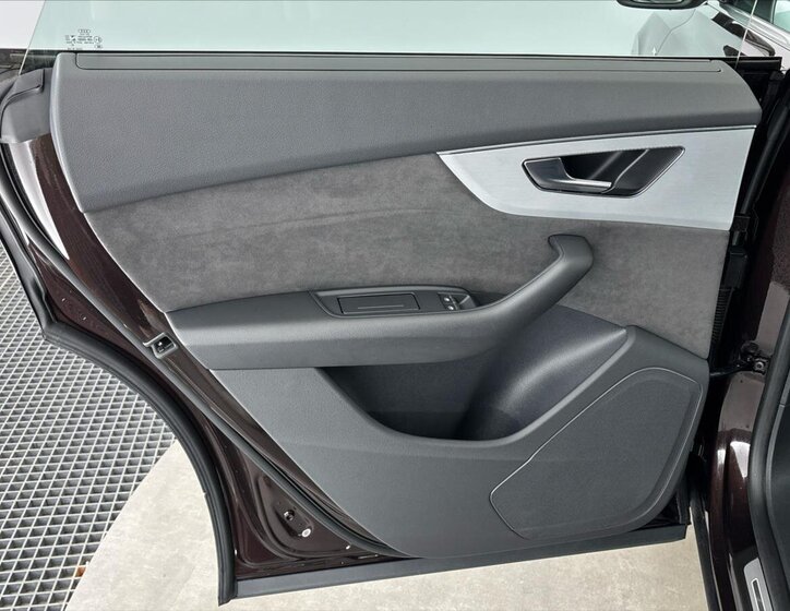 Audi Q8 SUV / Terénní 3,0 l 250 kw