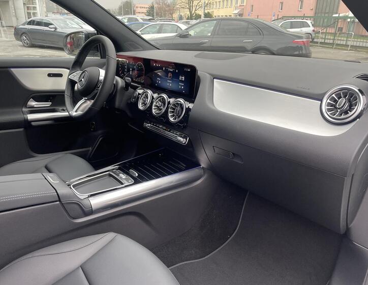 Mercedes-Benz GLA 16