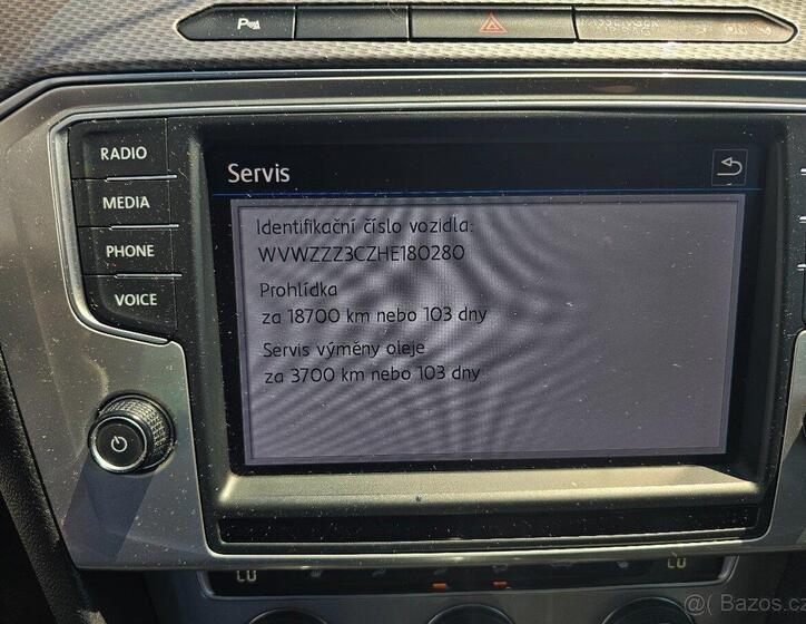 Volkswagen Passat 10