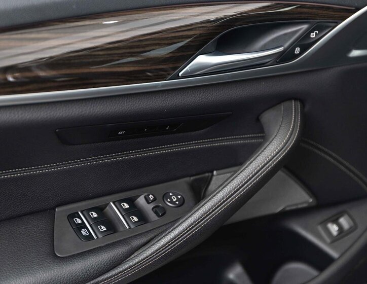 BMW Řada 5 Sedan / Limuzína 3,0 l 250 kw