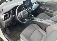 Toyota C-HR SUV / Terénní 1,8 l 72 kw