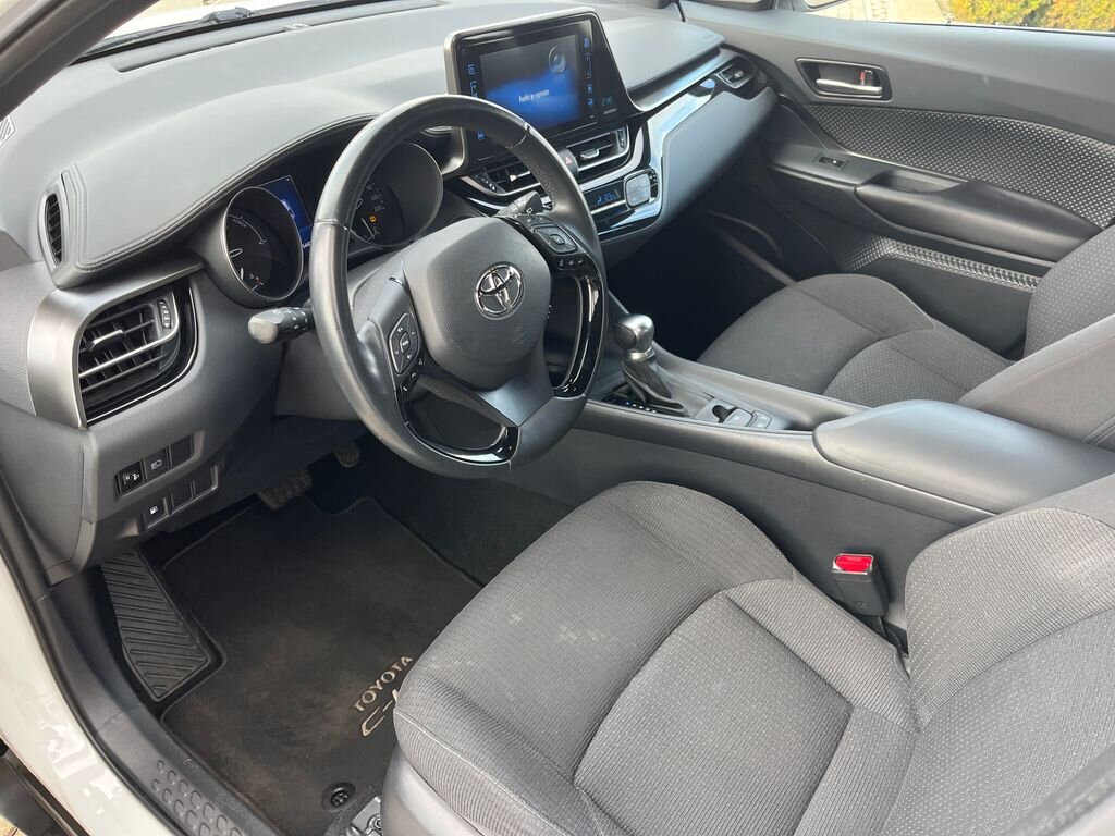 Toyota C-HR SUV / Terénní 1,8 l 72 kw