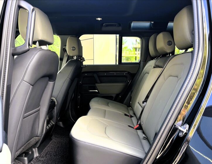 Land Rover Defender SUV / Terénní 3,0 l 183 kw