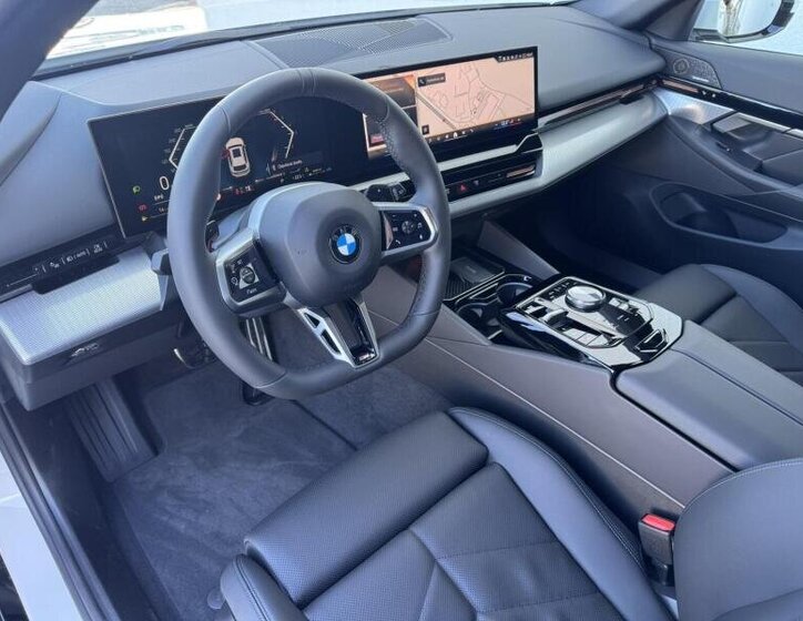 BMW Řada 5 Kombi 3,0 l 223 kw