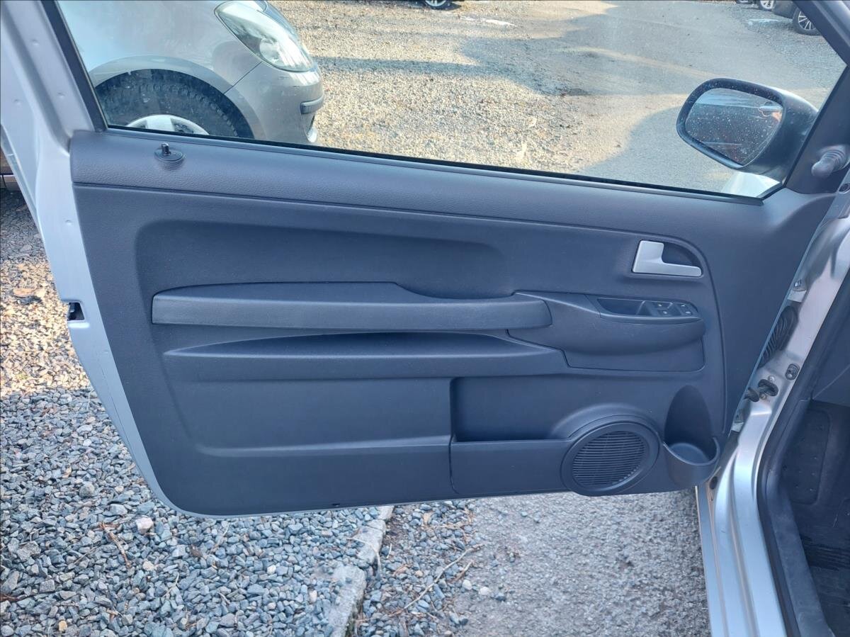 Volkswagen Fox Hatchback 1,2 l 40 kw