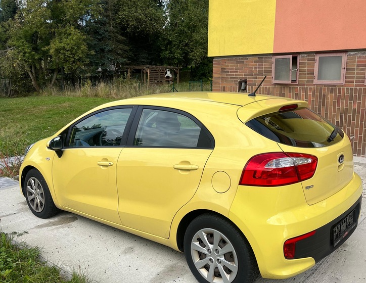 KIA Rio 7