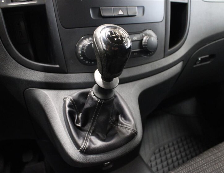 Mercedes-Benz Vito 22