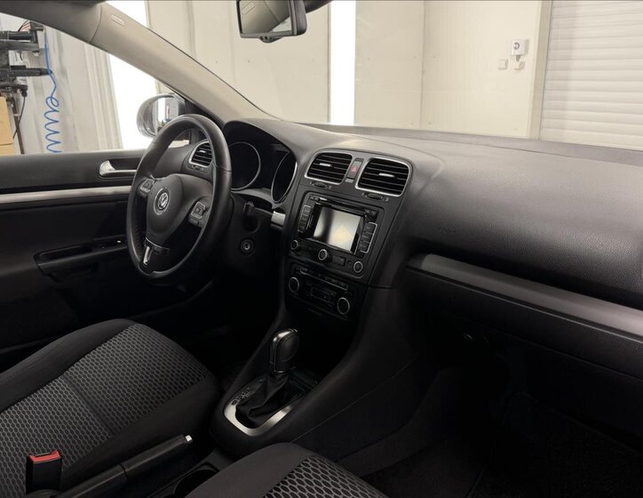 Volkswagen Golf Kombi 1,6 l 77 kw