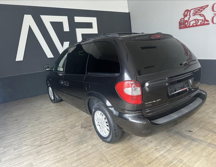 Chrysler Voyager 8
