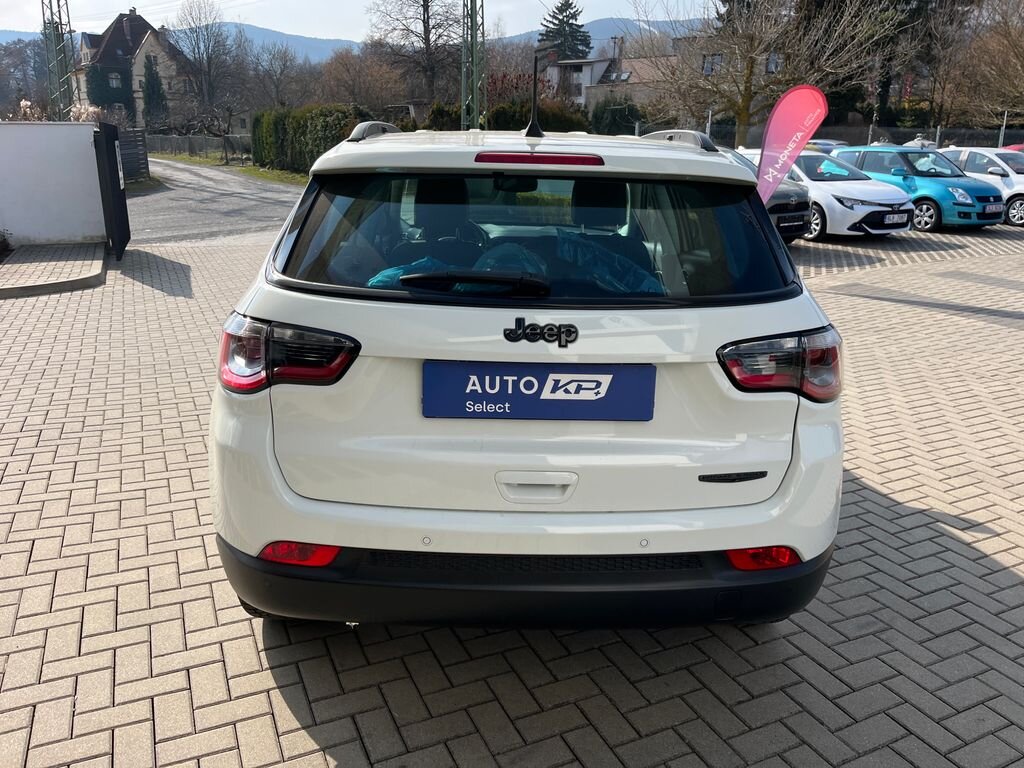 Jeep Compass SUV / Terénní 1,3 l 96 kw