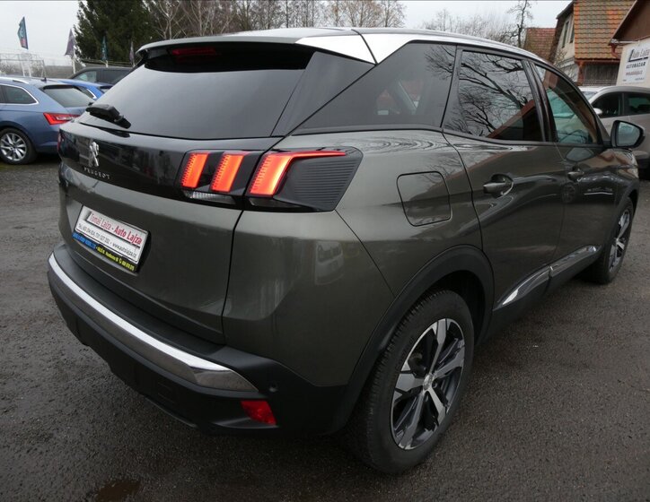 Peugeot 3008 SUV 1,6 l 121 kw
