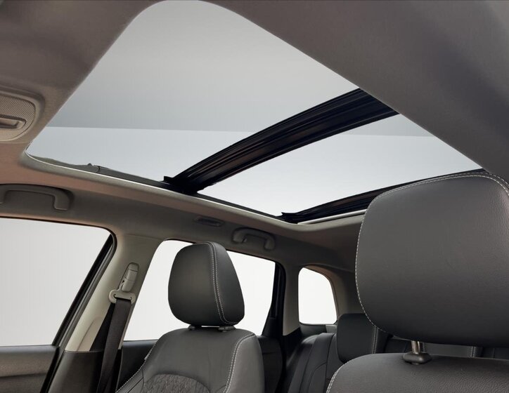 Suzuki Vitara SUV / Terénní 1,4 l 95 kw