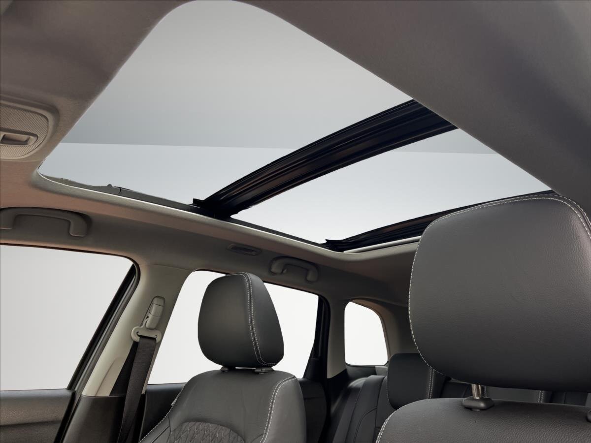 Suzuki Vitara SUV / Terénní 1,4 l 95 kw