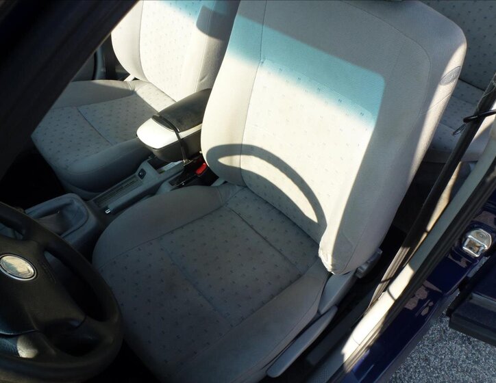 Volkswagen Passat Kombi 1,6 l 74 kw