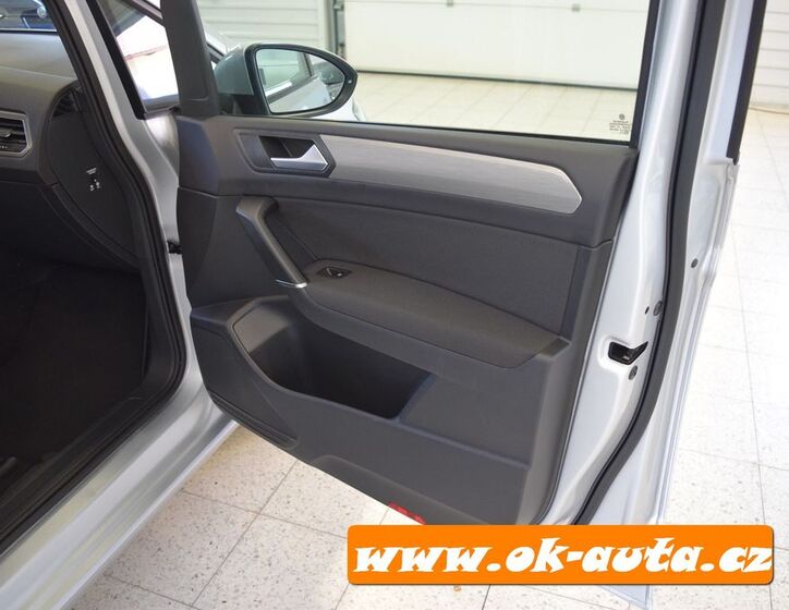 Volkswagen Touran 23