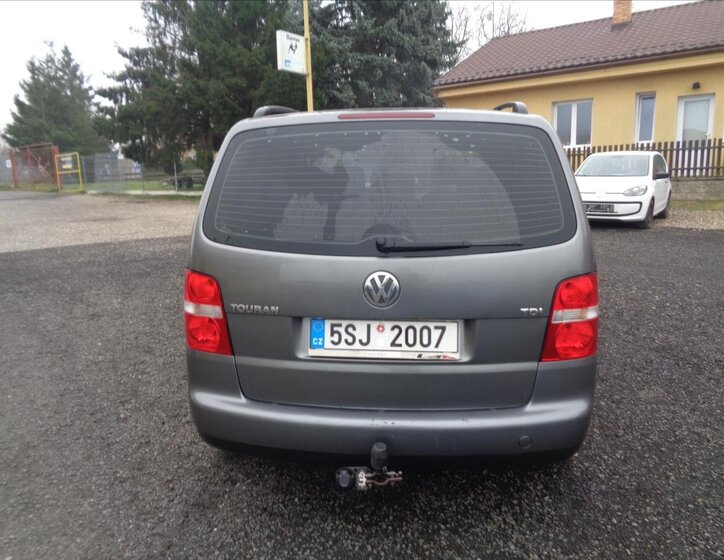 Volkswagen Touran 6