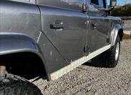 Land Rover Defender 21