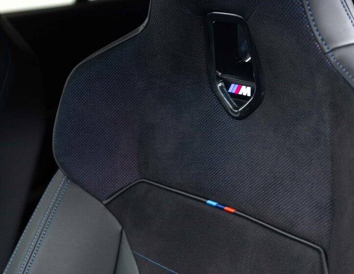 BMW X2 SUV 2,0 l 221 kw