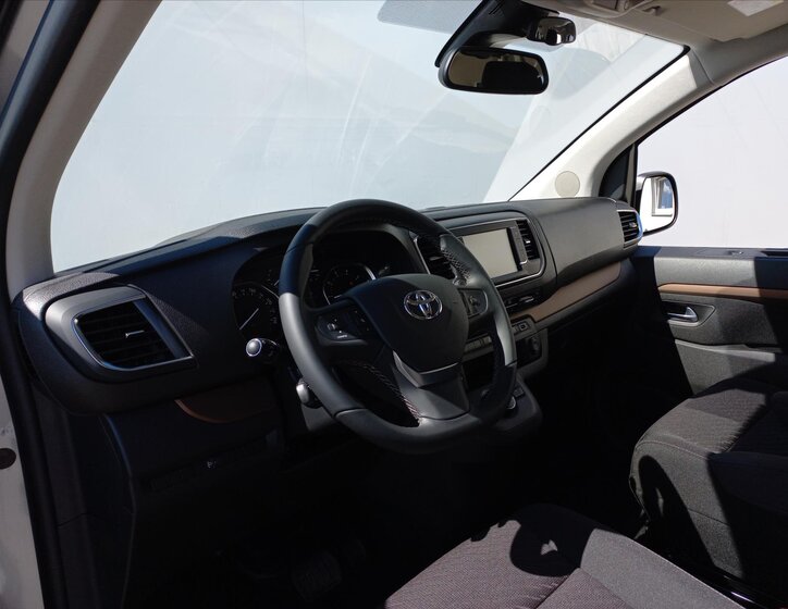Toyota ProAce Verso 9