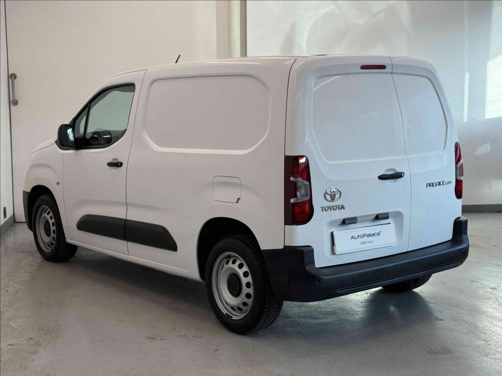 Toyota ProAce City VAN-Minibus 1,5 l 75 kw