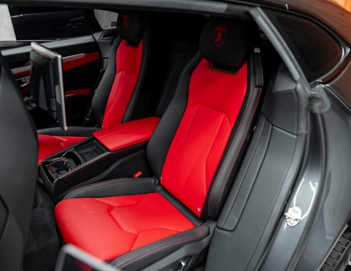 Lamborghini Urus 26