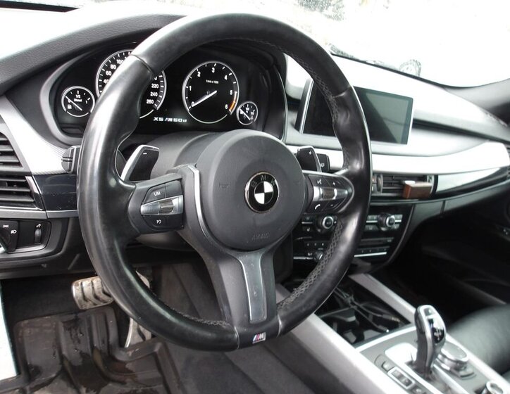 BMW X5 SUV 3,0 l 280 kw