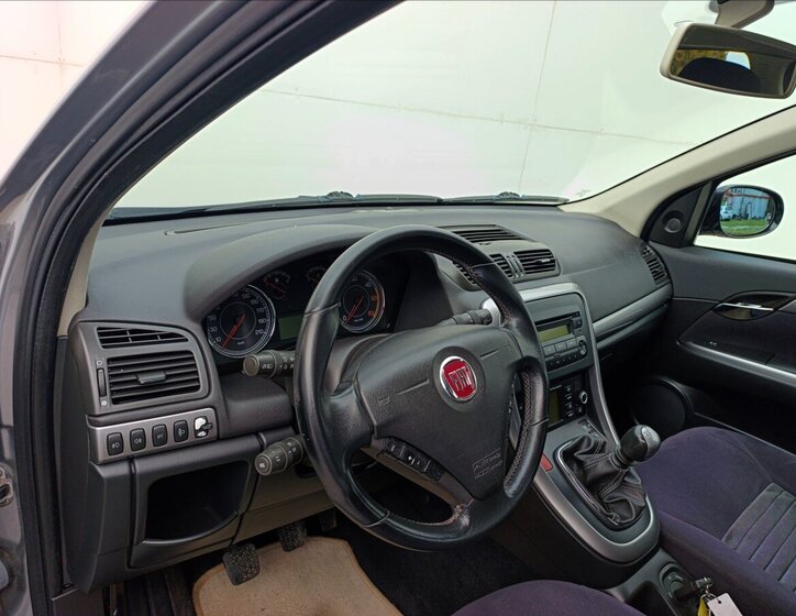 Fiat Croma Kombi 1,9 l 88 kw