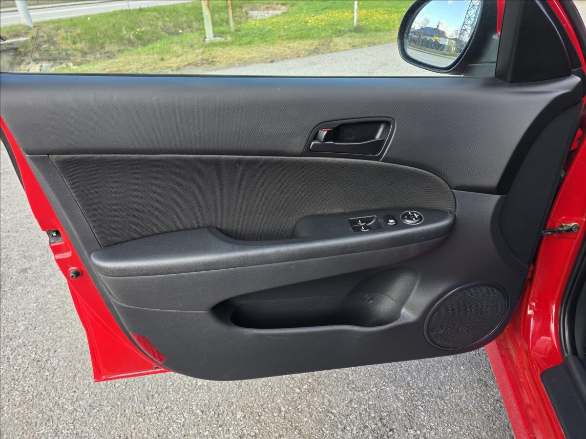 Hyundai i30 Hatchback 1,4 l 77 kw