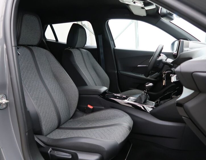 Peugeot 2008 SUV / Terénní 1,2 l 74 kw