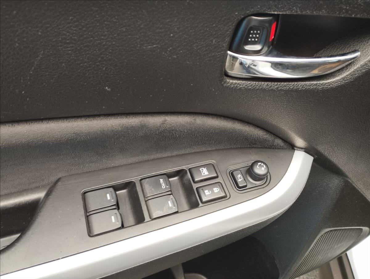 Suzuki Vitara SUV / Terénní 1,6 l 88 kw