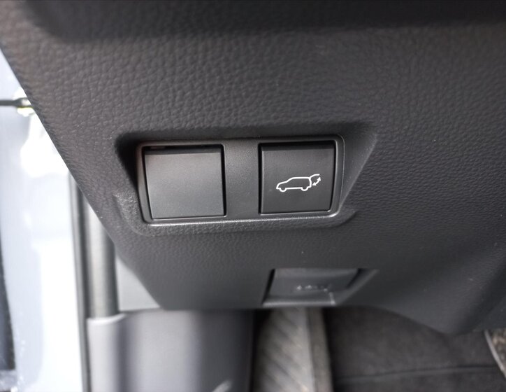 Toyota Corolla Cross CUV 2,0 l 98 kw