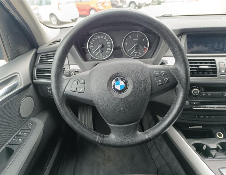 BMW X5 SUV / Terénní 3,0 l 180 kw