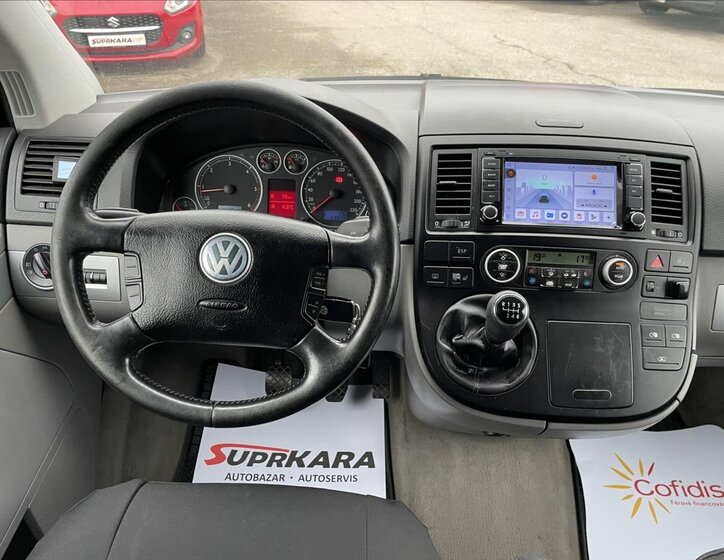 Volkswagen Multivan 15