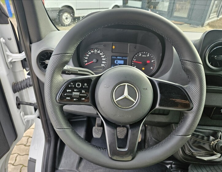 Mercedes-Benz Sprinter 12