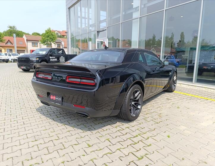 Dodge Challenger 7