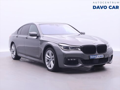 BMW Řada 7 Sedan / Limuzína 4,4 l 330 kw