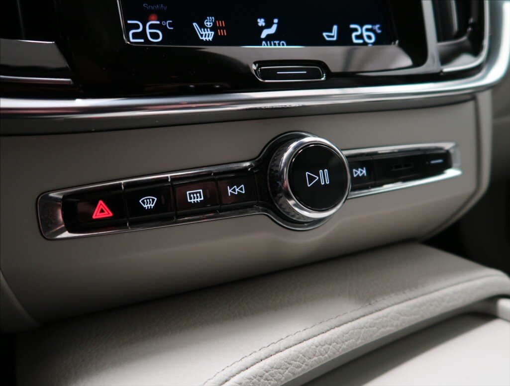 Volvo S90 Sedan / Limuzína 2,0 l 173 kw