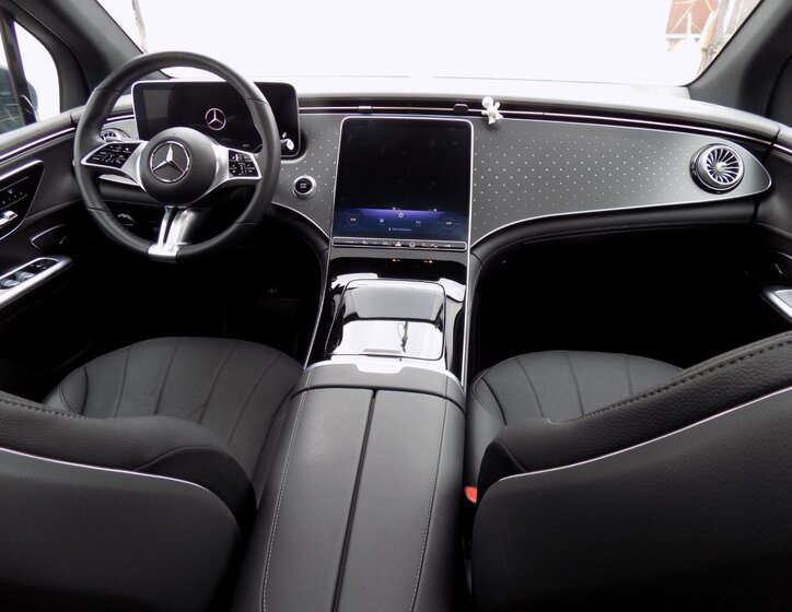 Mercedes-Benz EQE 18