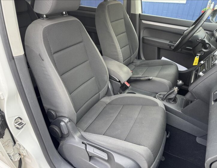 Volkswagen Touran MPV 1,6 l 77 kw