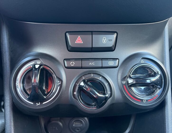 Peugeot 208 Hatchback 1,4 l 70 kw