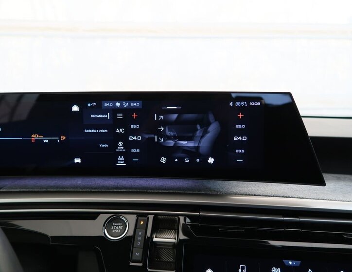 Peugeot 5008 SUV 1,2 l 100 kw