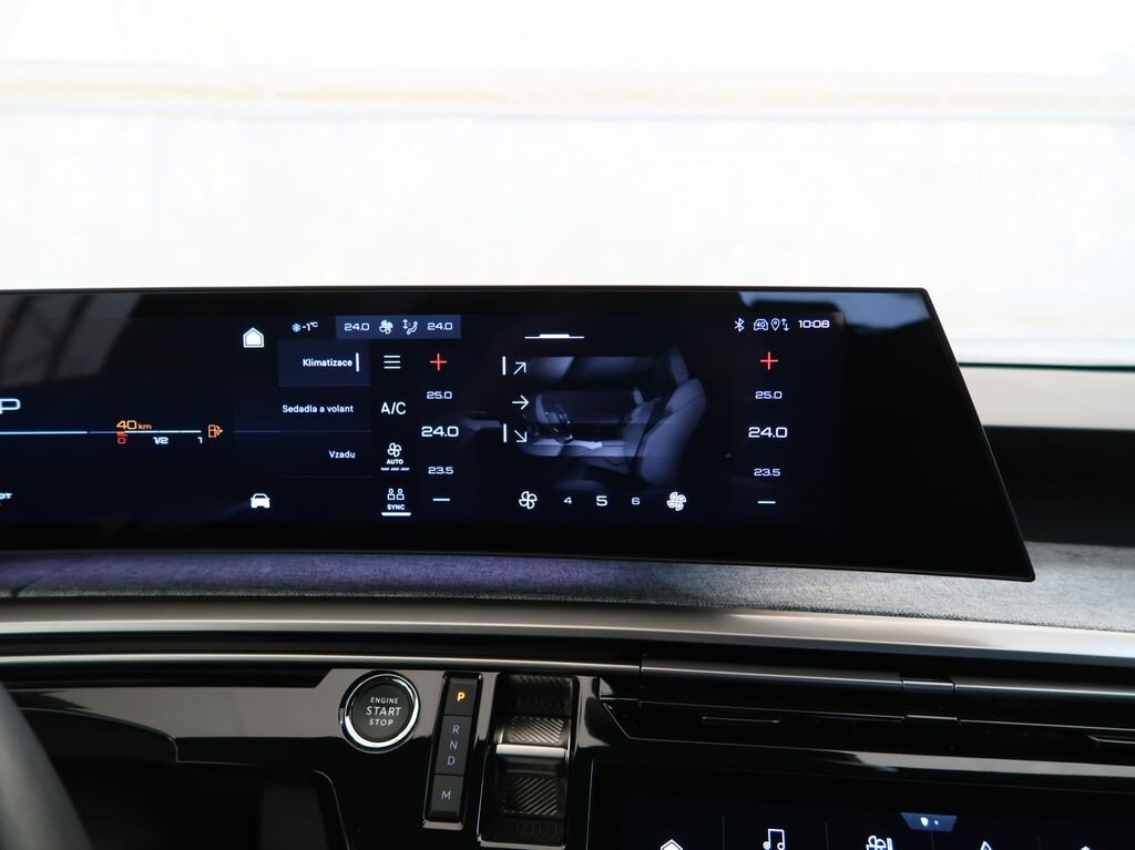 Peugeot 5008 SUV 1,2 l 100 kw